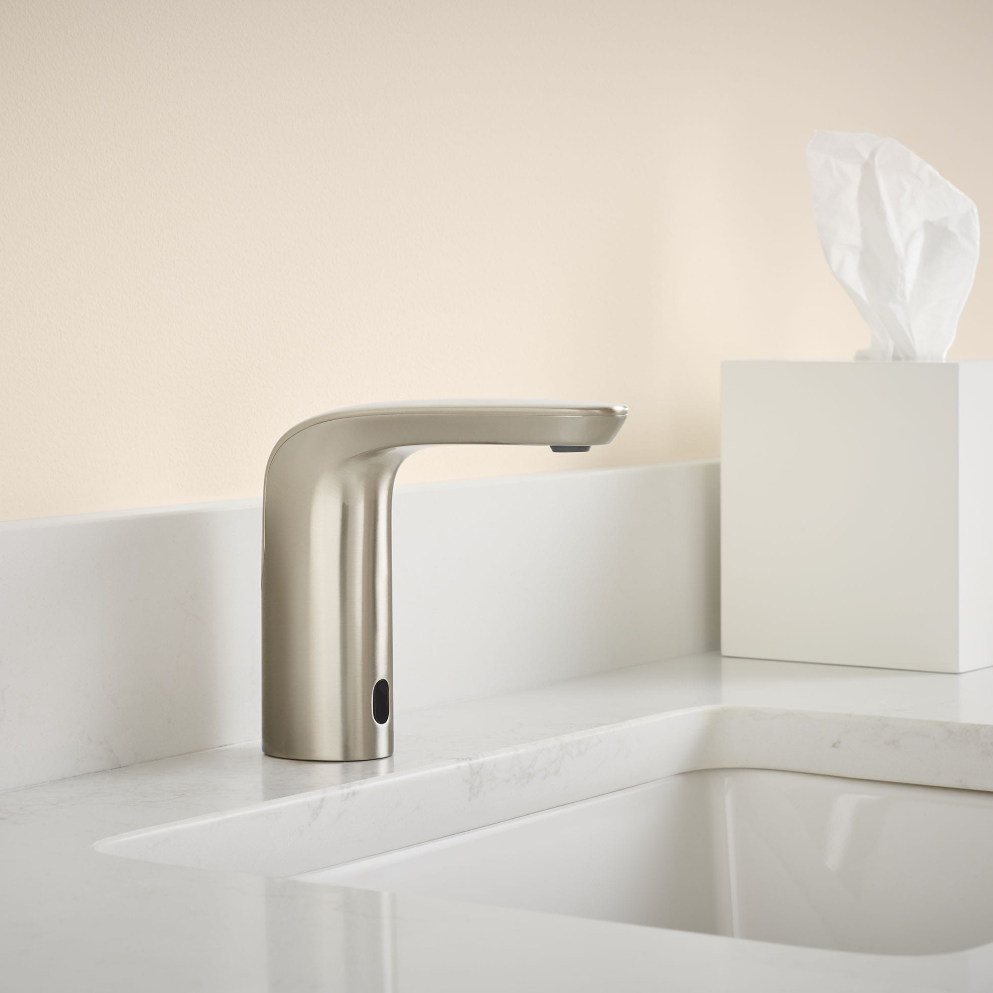 NextGen™ Selectronic® Touchless Faucet, Battery-Powered With SmarTherm Safety Shut-Off + ADM, 0.5 gpm/1.9 Lpm